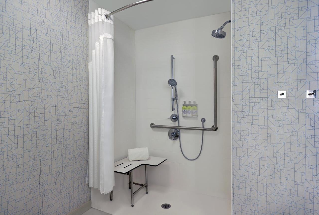 Holiday Inn Express - Kingston West By Ihg Exteriör bild