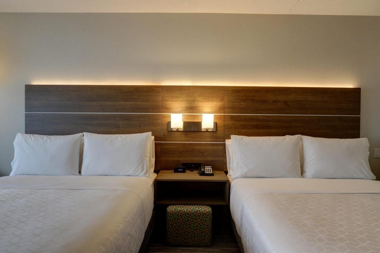 Holiday Inn Express - Kingston West By Ihg Exteriör bild