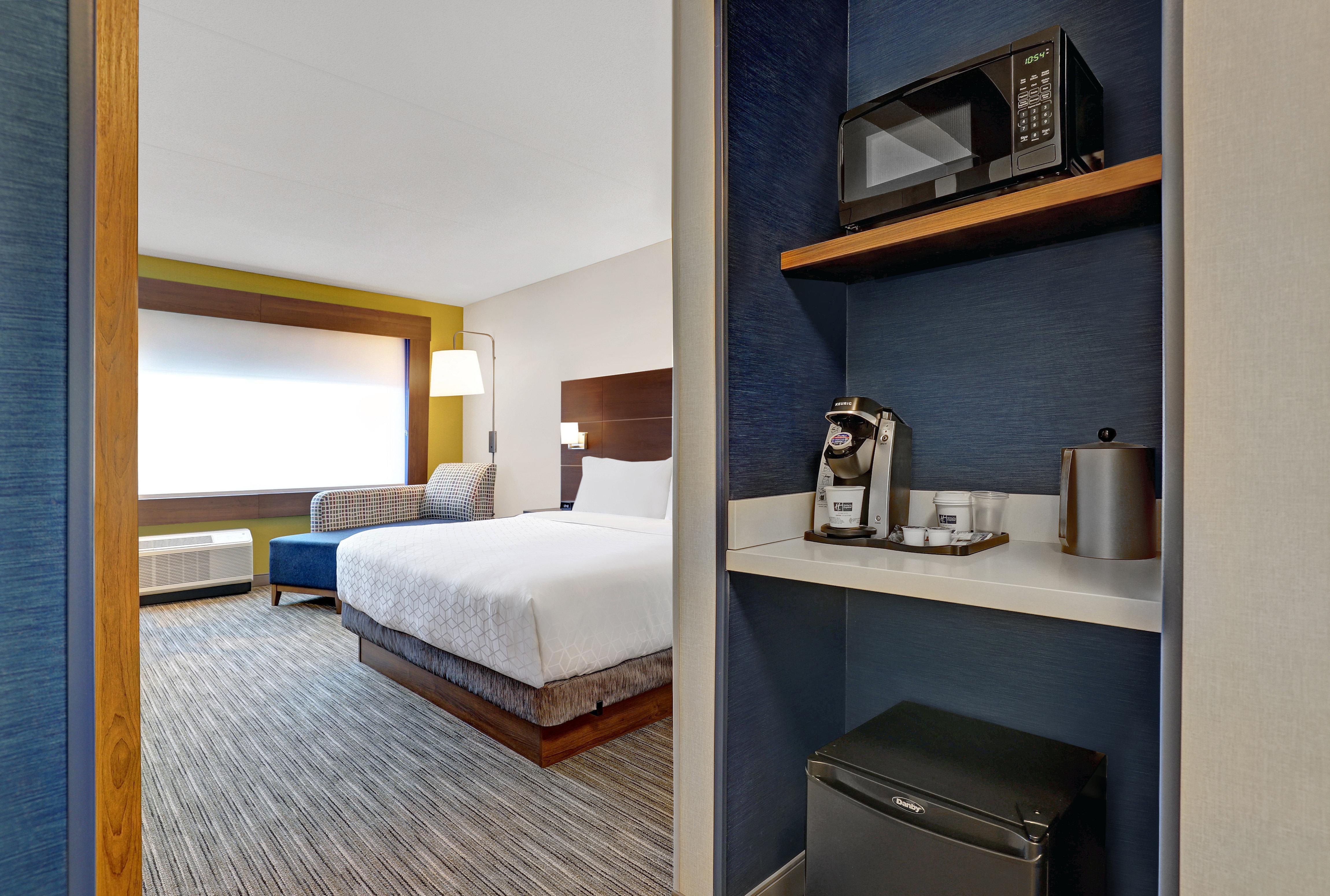 Holiday Inn Express - Kingston West By Ihg Exteriör bild